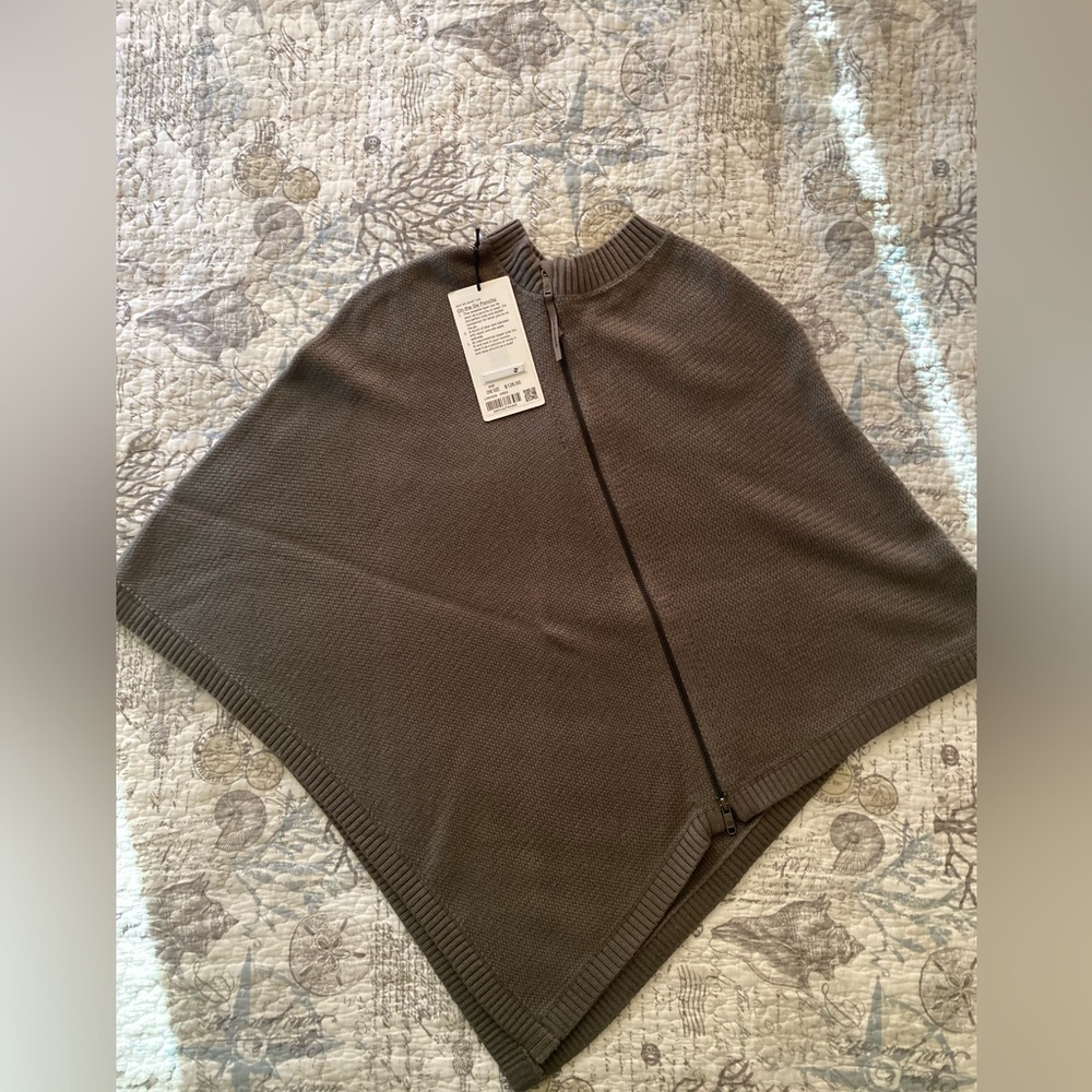 Lululemon On-the-go poncho